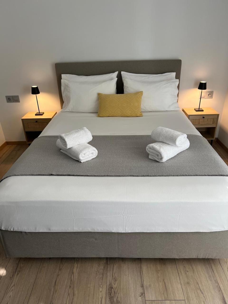 Minimal Apartment On The Shadow Of The Acropolis Atene Esterno foto