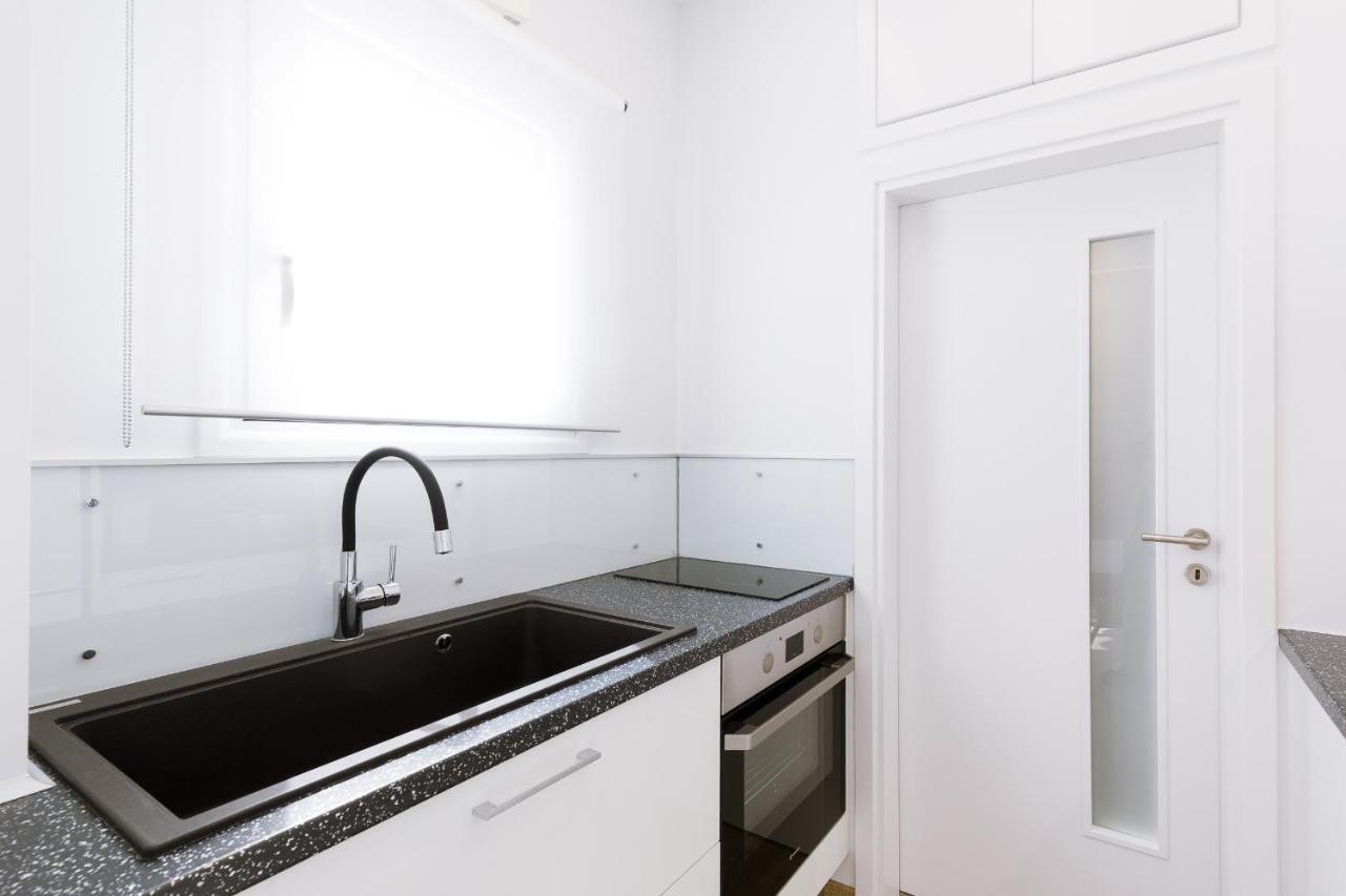 Minimal Apartment On The Shadow Of The Acropolis Atene Esterno foto