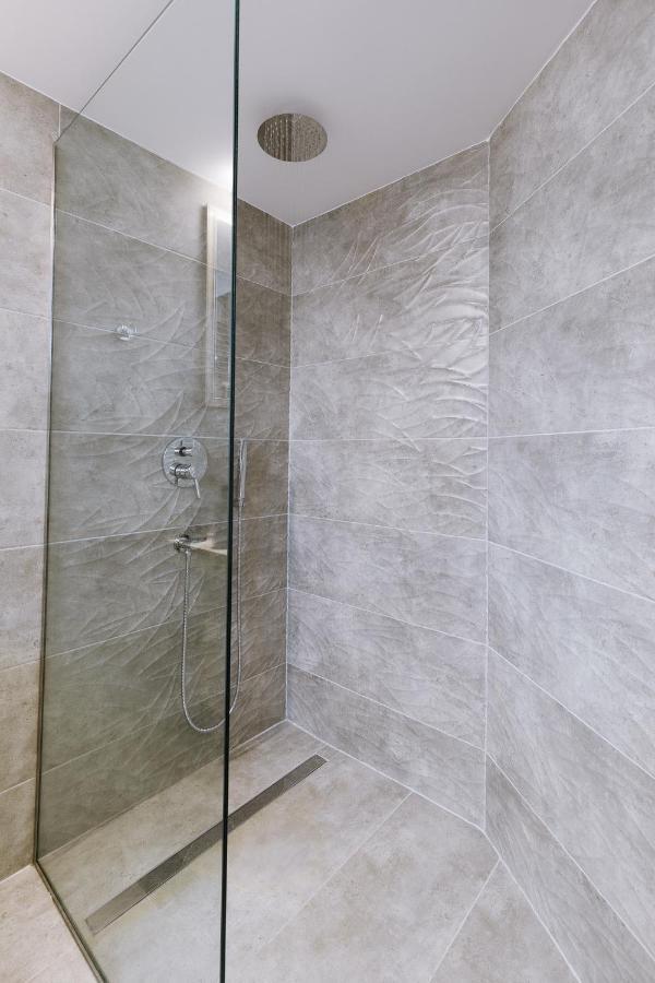 Minimal Apartment On The Shadow Of The Acropolis Atene Esterno foto